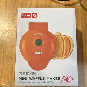 Mini Pumpkin Waffle Maker